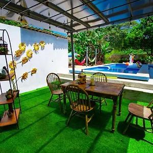 Bed & Breakfast Amancay House, San Cristobal